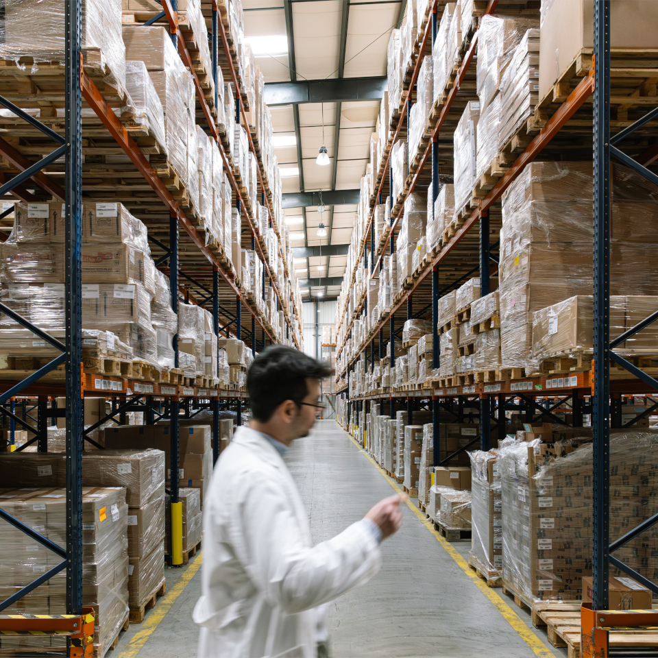 img-warehouse